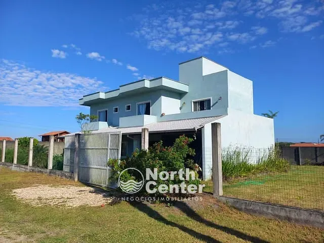 Sobrado com 1200m² 4 quartos e 3 banheiros, à venda, no bairro Salinas em Balneário Barra do Sul