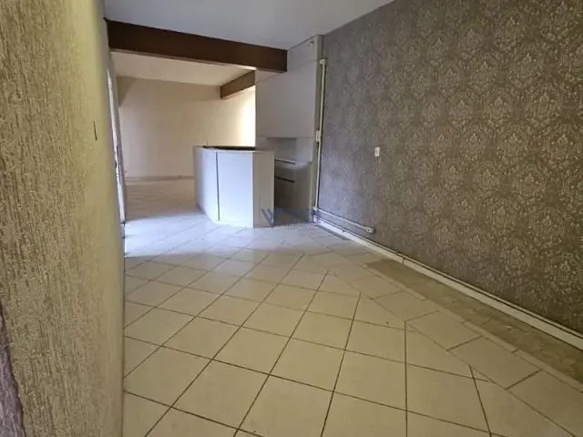 Sobrado com 450m² 4 quartos e 3 banheiros, para alugar, no bairro Centro em São José dos Campos