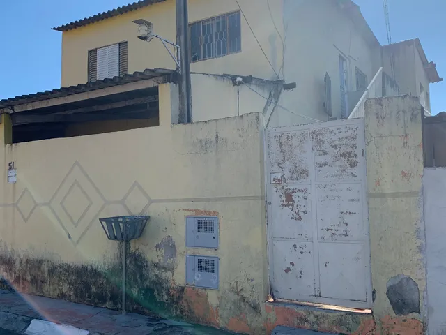 Sobrado com 250m² 3 quartos e 3 banheiros, à venda, no bairro Conjunto Residencial Araretama em Pindamonhangaba
