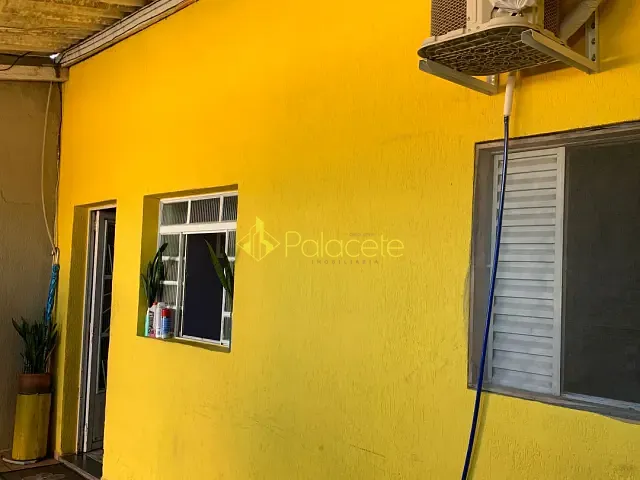 Sobrado com 250m² 3 quartos e 3 banheiros, à venda, no bairro Conjunto Residencial Araretama em Pindamonhangaba