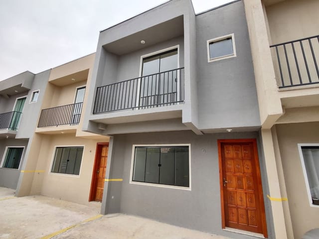 Locação - Sobrado com 2 suítes, 1 vaga de garagem, Churrasqueira, Próximo ao Tozetto - Jardim Carvalho, Ponta Grossa.