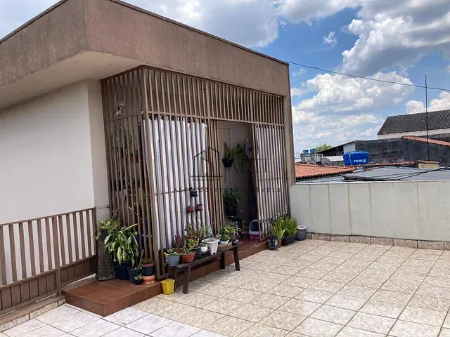 Sobrado 3 quartos e 2 banheiros, à venda, no bairro Jardim Cecília em Mogi das Cruzes