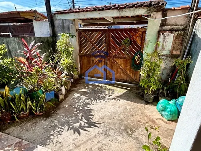 Sobrado com 150m² 2 quartos e 2 banheiros, à venda, no bairro Perequê Mirim em Caraguatatuba