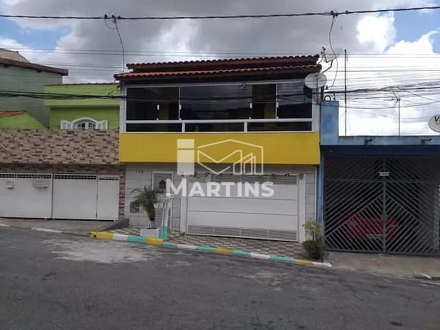 Sobrado com 126m² 4 quartos e 3 banheiros, à venda, no bairro Parque Marabá em Taboão da Serra