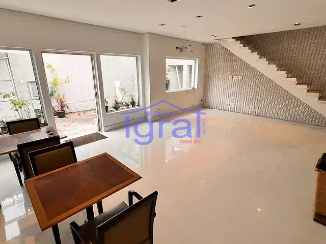 Sobrado com 280m², para alugar, no bairro Planalto Paulista em São Paulo