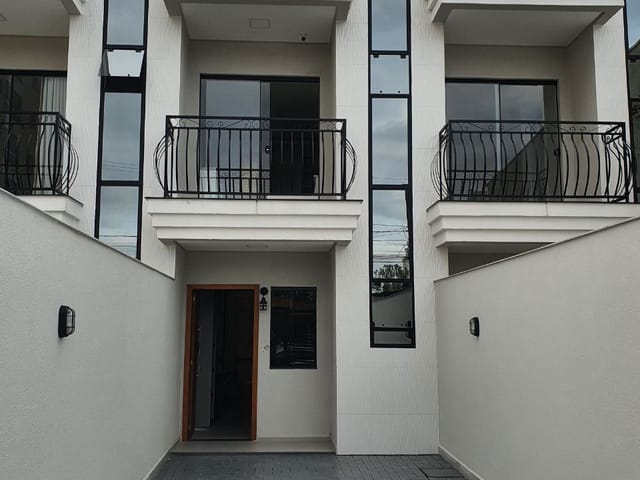 Sobrado com 95m² 2 quartos e 3 banheiros, à venda, no bairro Morretes em Itapema