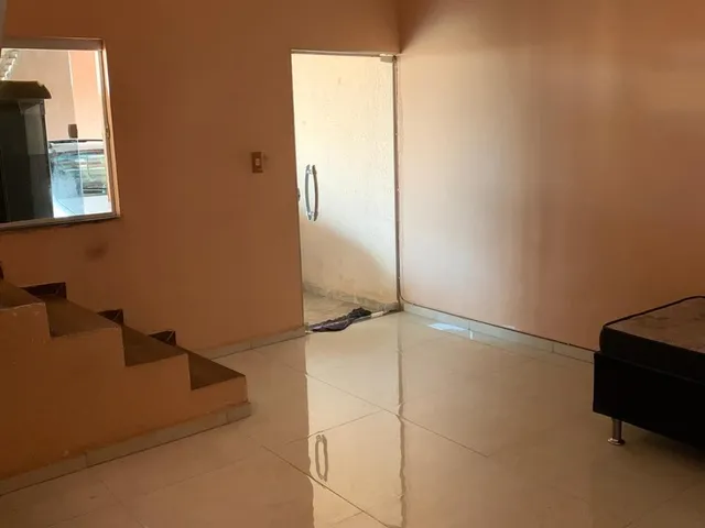 Sobrado com 200m² 2 quartos e 2 banheiros, à venda, no bairro Loteamento Residencial e Comercial Araguaia em Pindamonhangaba