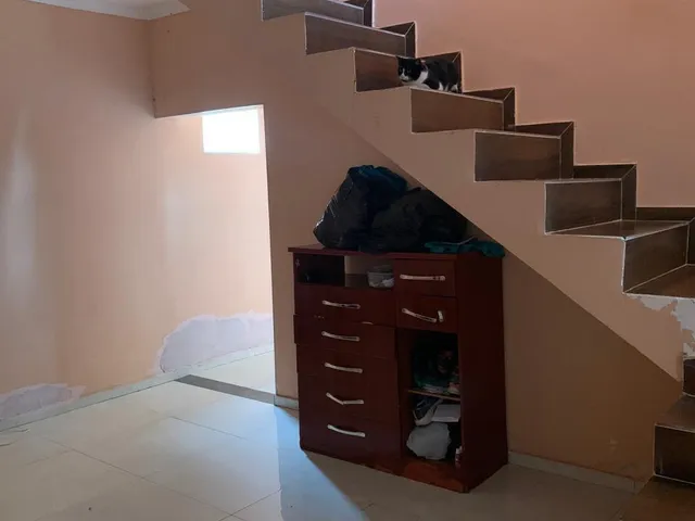 Sobrado com 200m² 2 quartos e 2 banheiros, à venda, no bairro Loteamento Residencial e Comercial Araguaia em Pindamonhangaba