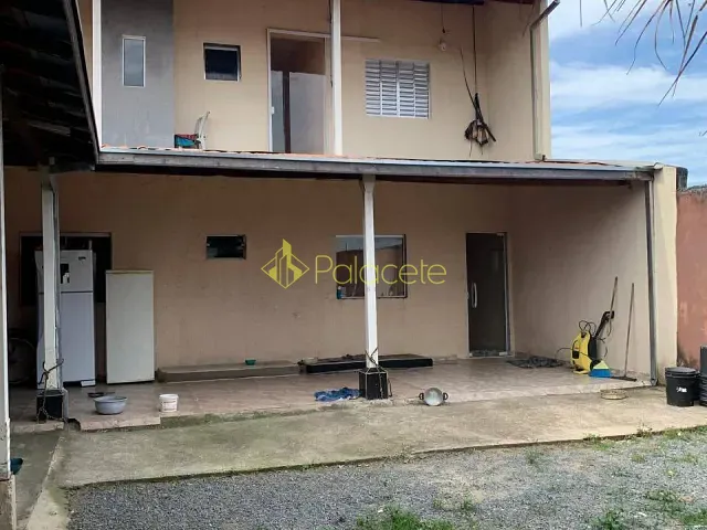 Sobrado com 200m² 2 quartos e 2 banheiros, à venda, no bairro Loteamento Residencial e Comercial Araguaia em Pindamonhangaba