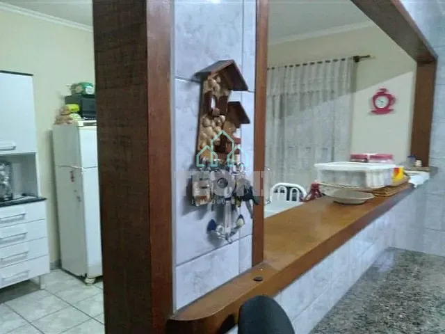 Sobrado com 240m² 4 quartos e 4 banheiros, à venda, no bairro Vila Marly em Taubaté