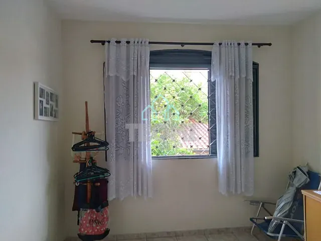 Sobrado com 240m² 4 quartos e 4 banheiros, à venda, no bairro Vila Marly em Taubaté