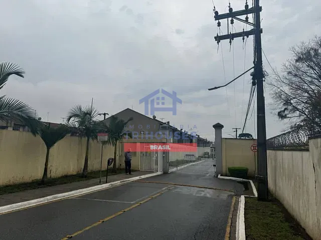 Sobrado 3 quartos e 2 banheiros, à venda, no bairro Alto Boqueirão em Curitiba