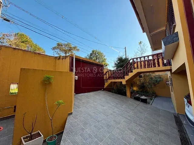 Sobrado com 240m² 3 quartos e 3 banheiros, à venda, no bairro Cajuru em Curitiba