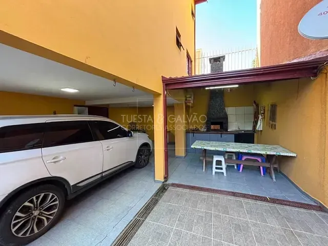 Sobrado com 240m² 3 quartos e 3 banheiros, à venda, no bairro Cajuru em Curitiba