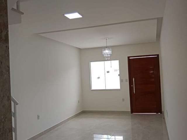 Sobrado com 100m² 2 quartos e 2 banheiros, à venda, no bairro Parque Aurora em Campos dos Goytacazes