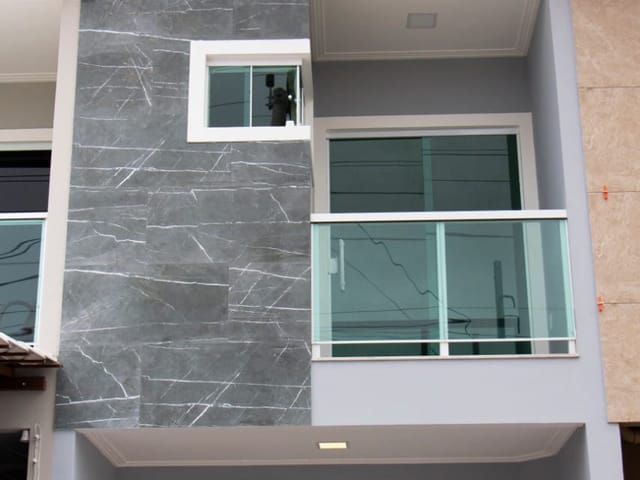 Sobrado com 100m² 2 quartos e 2 banheiros, à venda, no bairro Parque Aurora em Campos dos Goytacazes