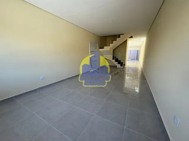 Sobrado com 150m² 3 quartos e 2 banheiros, à venda, no bairro Umuarama em Osasco