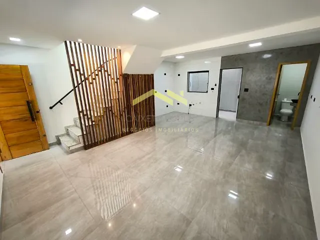 Sobrado 3 quartos e 2 banheiros, à venda, no bairro Jardim das Maravilhas em Santo André