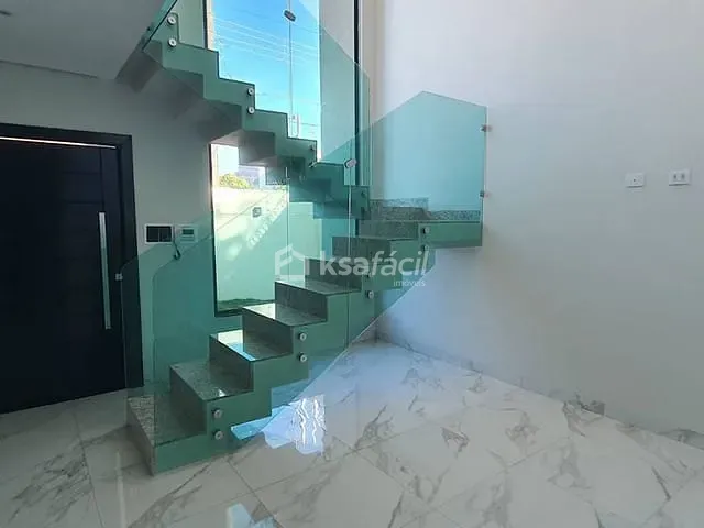 Sobrado com 387m² 3 quartos e 2 banheiros, à venda, no bairro Vila Carlota em Campo Grande