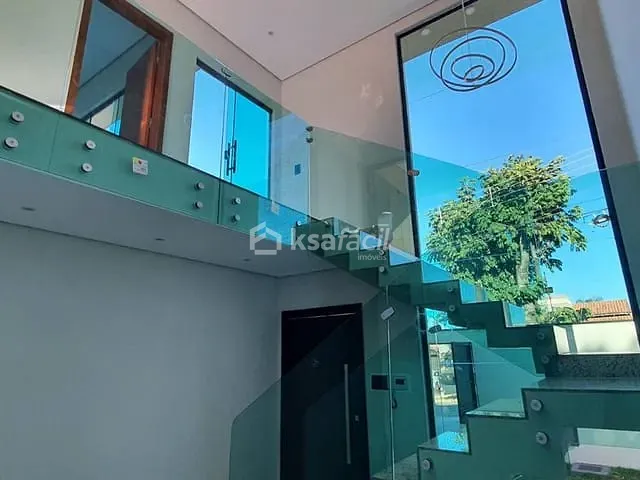 Sobrado com 387m² 3 quartos e 2 banheiros, à venda, no bairro Vila Carlota em Campo Grande