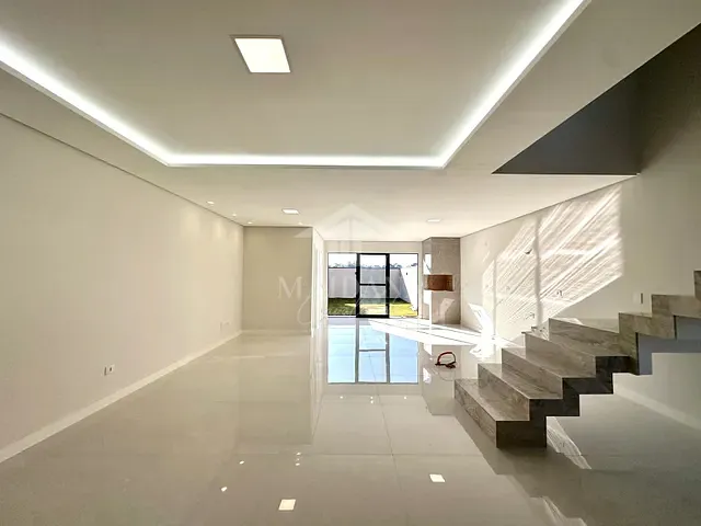 Sobrado com 170m² 3 quartos e 2 banheiros, à venda, no bairro Aristocrata em São José dos Pinhais
