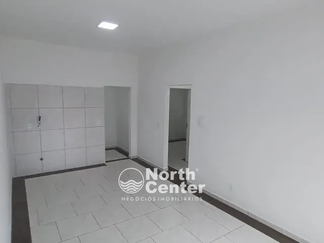 Sobrado com 200m² 7 quartos e 5 banheiros, à venda, no bairro Costeira em Balneário Barra do Sul