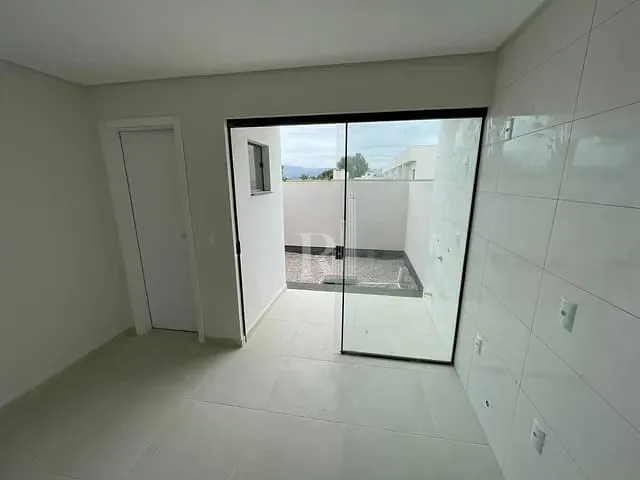 Sobrado 2 quartos e 3 banheiros, à venda, no bairro Joaia em Tijucas