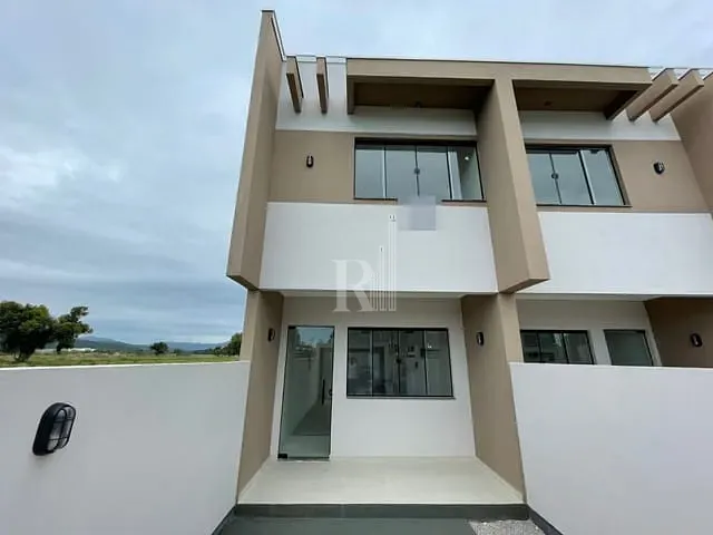 Sobrado 2 quartos e 3 banheiros, à venda, no bairro Joaia em Tijucas