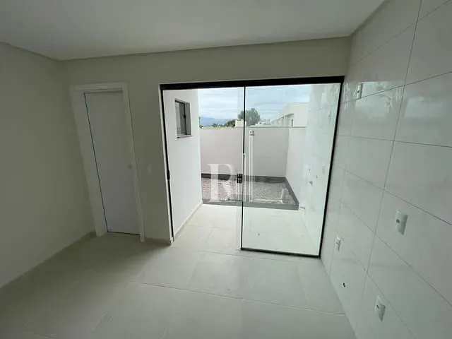 Sobrado 2 quartos e 3 banheiros, à venda, no bairro Joaia em Tijucas