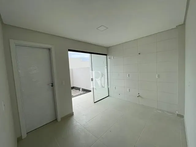 Sobrado 2 quartos e 3 banheiros, à venda, no bairro Joaia em Tijucas