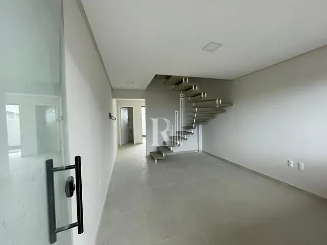 Sobrado 2 quartos e 3 banheiros, à venda, no bairro Joaia em Tijucas