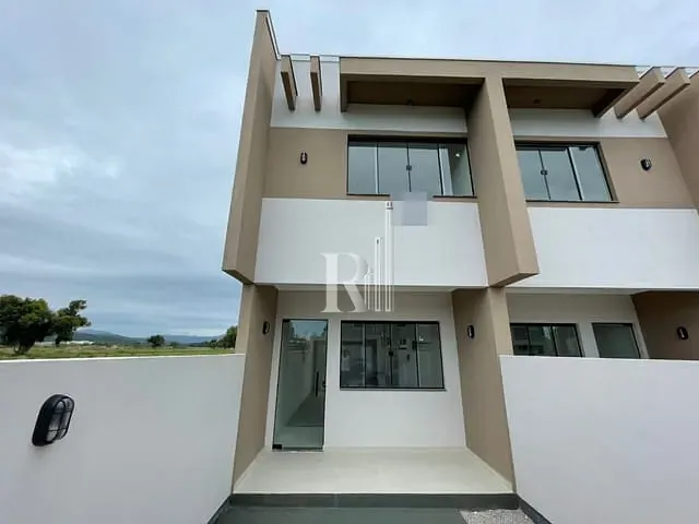 Sobrado 2 quartos e 3 banheiros, à venda, no bairro Joaia em Tijucas