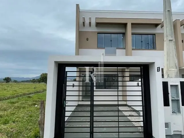 Sobrado 2 quartos e 3 banheiros, à venda, no bairro Joaia em Tijucas