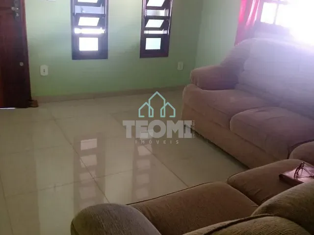 Sobrado com 150m² 3 quartos e 2 banheiros, à venda, no bairro Alto de São Pedro em Taubaté