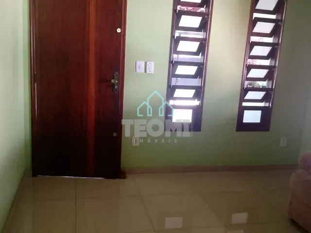 Sobrado com 150m² 3 quartos e 2 banheiros, à venda, no bairro Alto de São Pedro em Taubaté