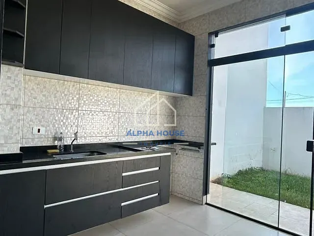 Sobrado com 207m² 3 quartos e 2 banheiros, à venda, no bairro Condomínio Laguna em Pindamonhangaba