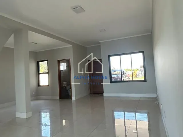 Sobrado com 207m² 3 quartos e 2 banheiros, à venda, no bairro Condomínio Laguna em Pindamonhangaba