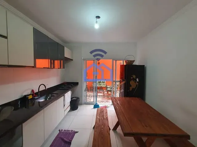 Sobrado 2 quartos e 3 banheiros, para alugar, no bairro Massaguaçu em Caraguatatuba