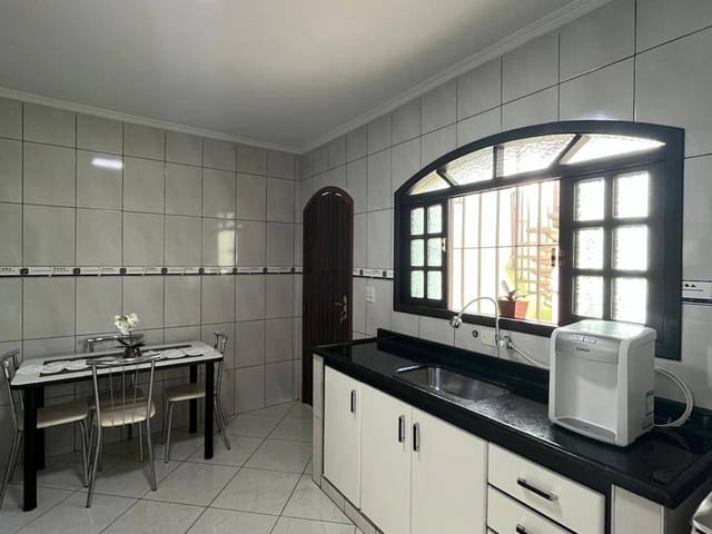 Sobrado com 234m² 3 quartos e 3 banheiros, à venda, no bairro Vila Carmosina em São Paulo