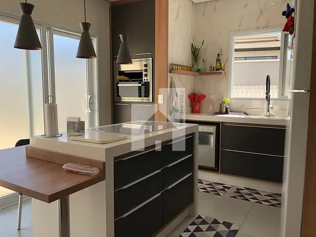 Sobrado com 307m² 3 quartos e 4 banheiros, à venda, no bairro Recanto Quarto Centenário em Jundiaí