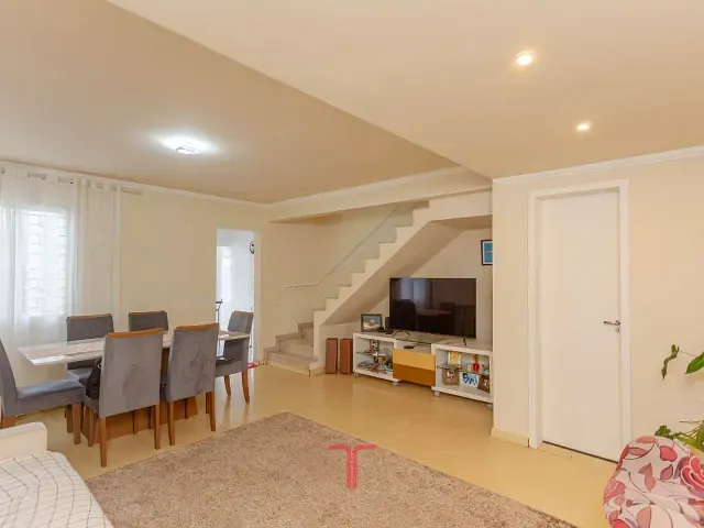 Sobrado com 228m² 3 quartos e 3 banheiros, à venda, no bairro Novo Mundo em Curitiba