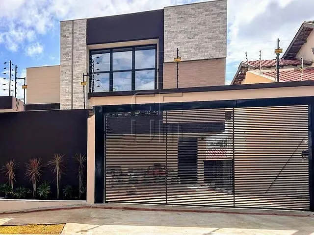 Sobrado com 250m² 3 quartos e 4 banheiros, à venda, no bairro Universitário em Londrina