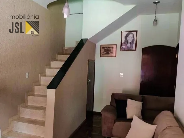 Sobrado com 250m² 3 quartos e 2 banheiros, à venda, no bairro Vila Santos em Caçapava