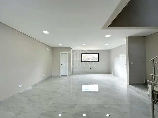Sobrado com 209m² 3 quartos e 3 banheiros, à venda, no bairro Bom Jesus em São José dos Pinhais