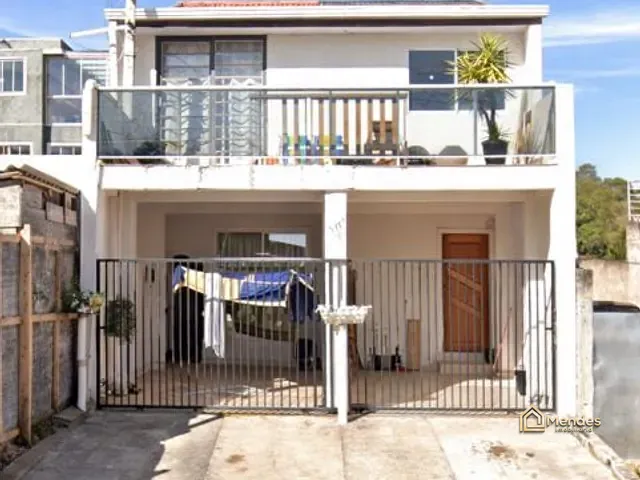 Sobrado com 150m² 4 quartos e 2 banheiros, à venda, no bairro Alto Boqueirão em Curitiba