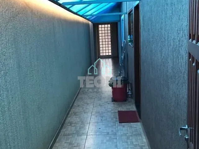 Sobrado com 328m² 3 quartos e 3 banheiros, à venda, no bairro Vila Areao em Taubaté