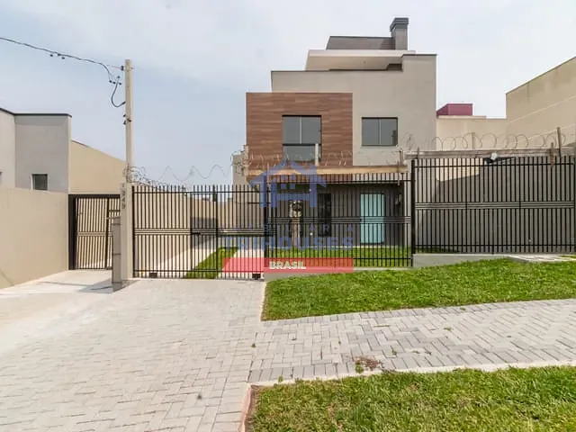Sobrado 3 quartos e 3 banheiros, à venda, no bairro Uberaba em Curitiba