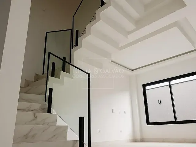 Sobrado com 99m² 3 quartos e 2 banheiros, à venda, no bairro Alto Boqueirão em Curitiba