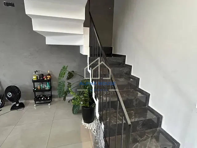 Sobrado com 176m² 3 quartos e 2 banheiros, à venda, no bairro Santa Clara em Pindamonhangaba