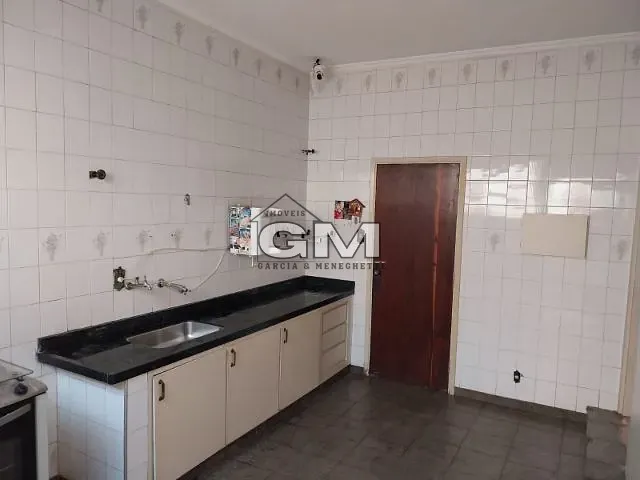 Sobrado com 300m² 6 quartos e 4 banheiros, à venda, no bairro Jardim Mosteiro em Ribeirão Preto